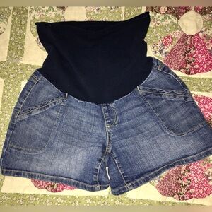 Maternity shorts